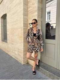 Трендовий прогулянковий костюм з шортами леопардового кольору 28261