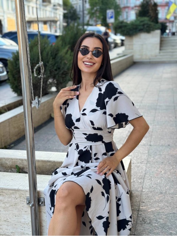 Прогулянкова жіноча сукня бежевого кольору 28365