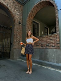 Легка спідниця міні чорного кольору 28520