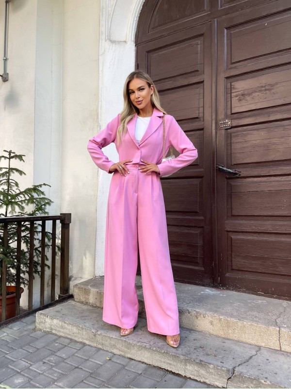 Стильний, жіночий костюм рожевого кольору 28718