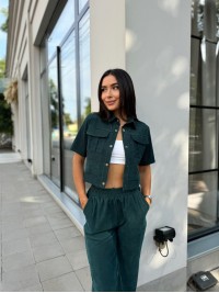 Жіночий прогулянковий костюм з мікро-вельвету смарагдового кольору 28721