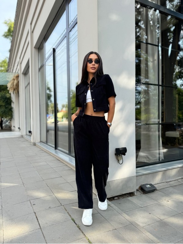 Жіночий прогулянковий костюм з мікро-вельвету чорного кольору 28722