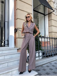 Стильний класичний костюм кавового кольору 28741