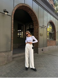 Стильний топ із рукавом білого кольору 28833