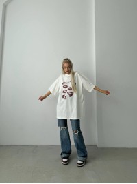 Бавовняна футболка з принтом білого кольору 28845