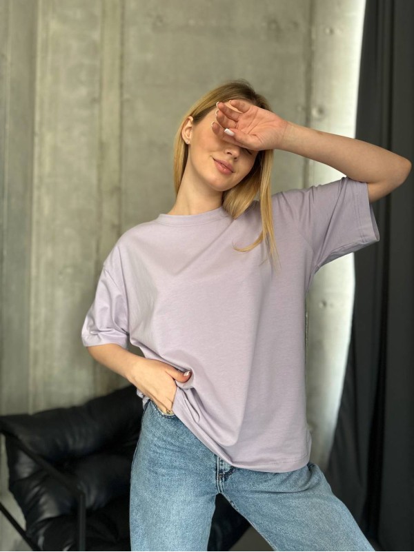 Стильна футболка з написом на спині зі страз лiлового кольору 28848