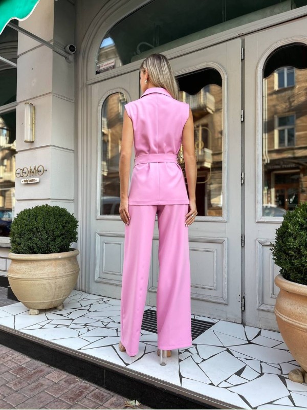 Стильний жіночий костюм рожевого кольору 28887