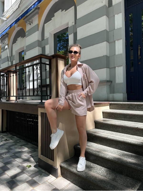 Легкий костюм 2-ка із шортами бежевого кольору 28904