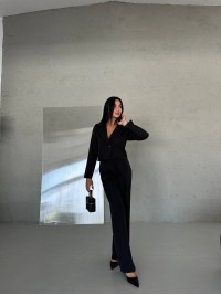 Стильний класичний костюм чорного кольору 29008