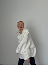 Стильний та вільний худі з вишивкою "Mriya" білого кольору 29053