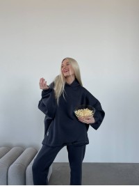 Стильний та вільний худі з вишивкою "Mriya" графітового кольору 29054