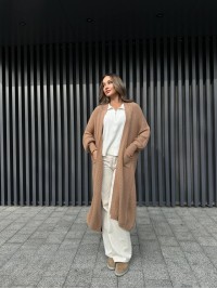 Подовжений в'язаний кардиган кавового кольору 29194