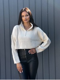 Укорочений жіночий светр на блискавці молочного кольору 29284