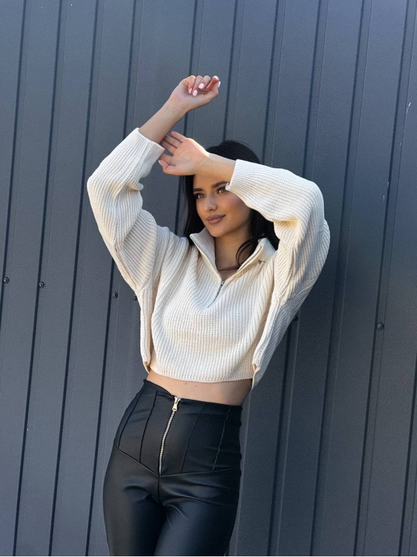 Укорочений жіночий светр на блискавці молочного кольору 29284