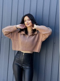 Укорочений жіночий светр на блискавці бежевого кольору 29285