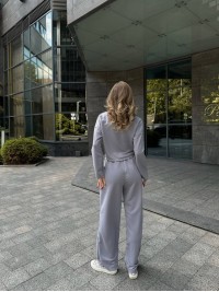 Жіночий прогулянковий костюм вільного крою сірого кольору 29353