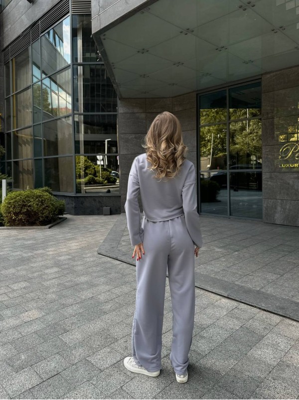 Жіночий прогулянковий костюм вільного крою сірого кольору 29353