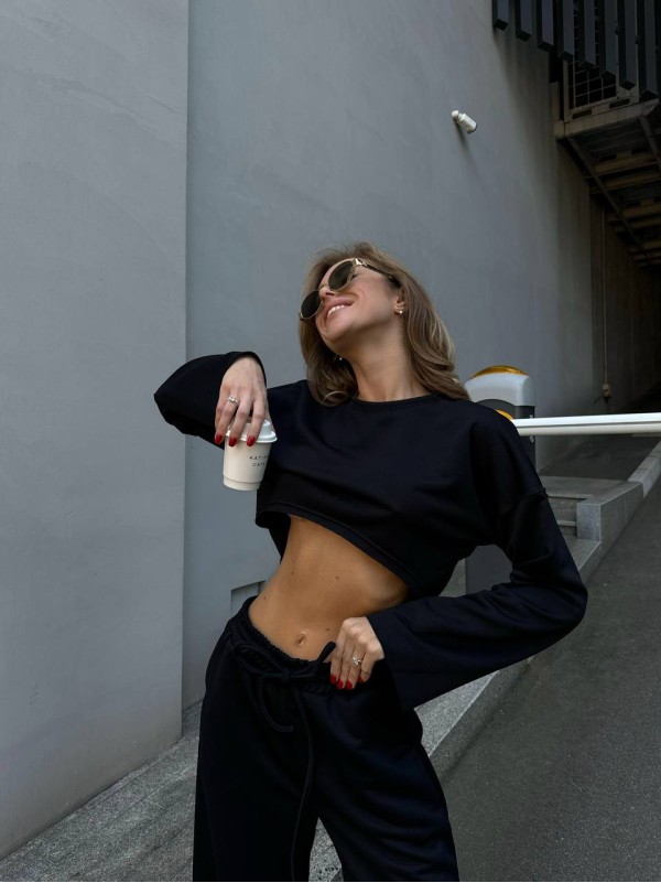 Жіночий прогулянковий костюм вільного крою чорного кольору 29356