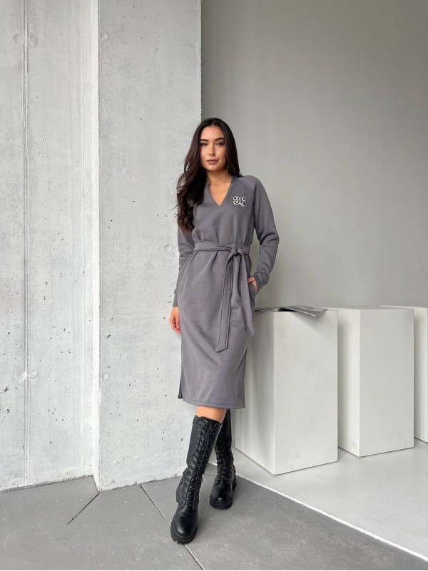 Сукня з поясом на флісі графітового кольору 29377