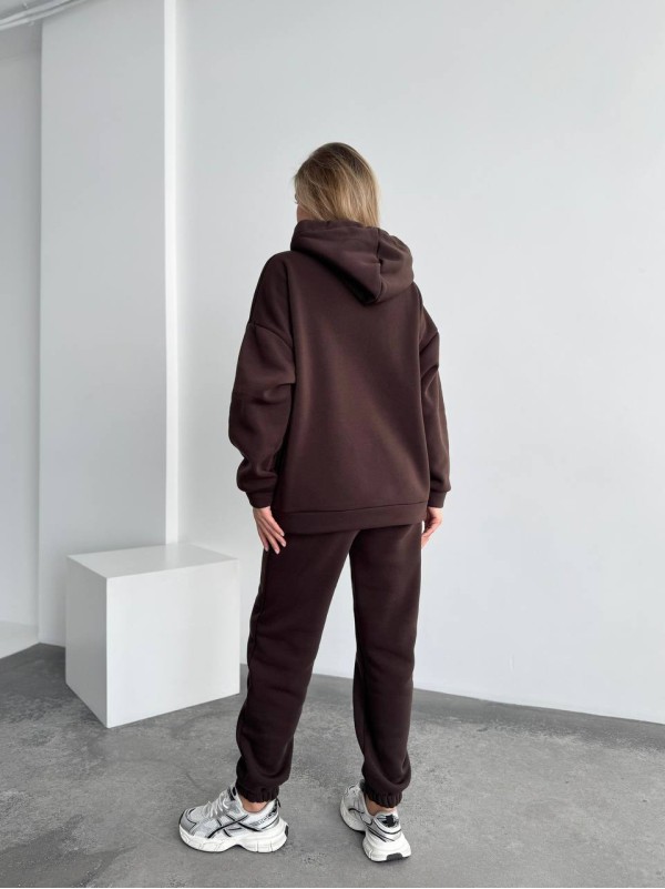 Теплий жіночий костюм з капюшоном коричневого кольору 29407