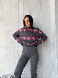 В'язаний жіночий костюм з серцями графітового кольору 29418