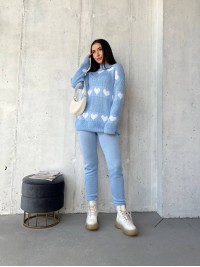 В'язаний жіночий костюм з серцями блакитного кольору 29420