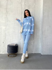 В'язаний жіночий костюм з серцями блакитного кольору 29420