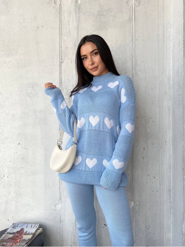 В'язаний жіночий костюм з серцями блакитного кольору 29420