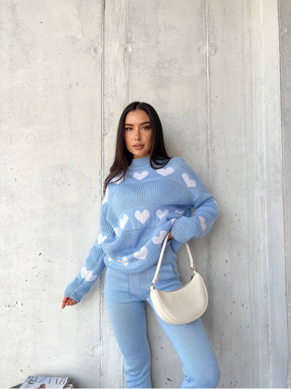 В'язаний жіночий костюм з серцями блакитного кольору 29420