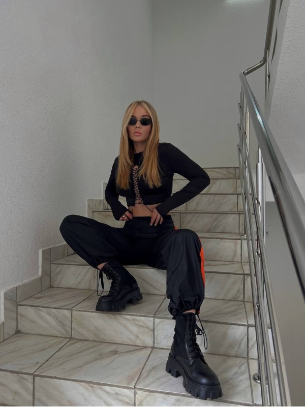 Жіночі широкі штани чорного кольору 29429