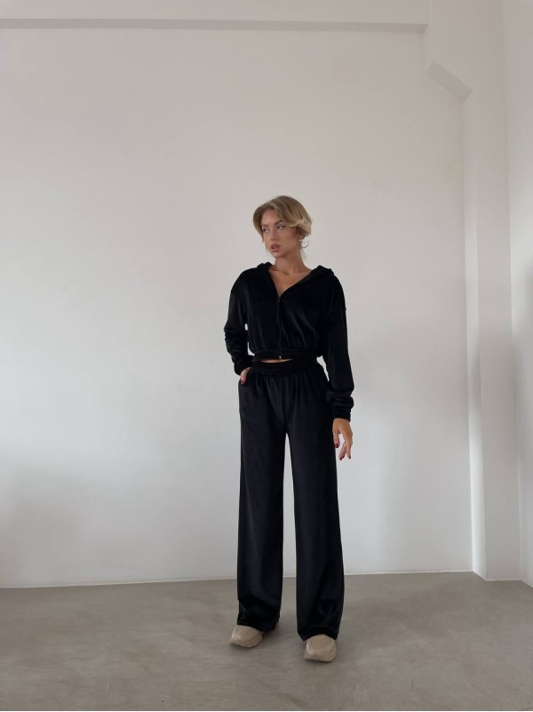 Жіночий велюровий костюм чорного кольору 29505