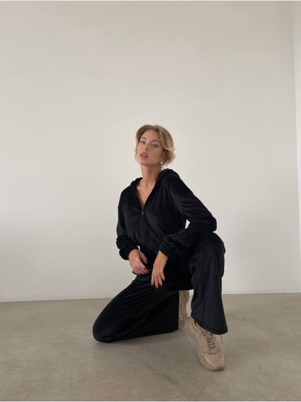 Жіночий велюровий костюм чорного кольору 29505