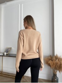 Жіночий светр на затяжках бежевого кольору 29549