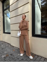 Теплий прогулянковий костюм коричневого кольору 29606