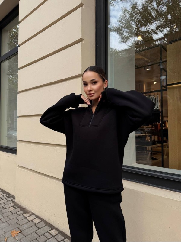 Теплий жіночий костюм чорного кольору 29612