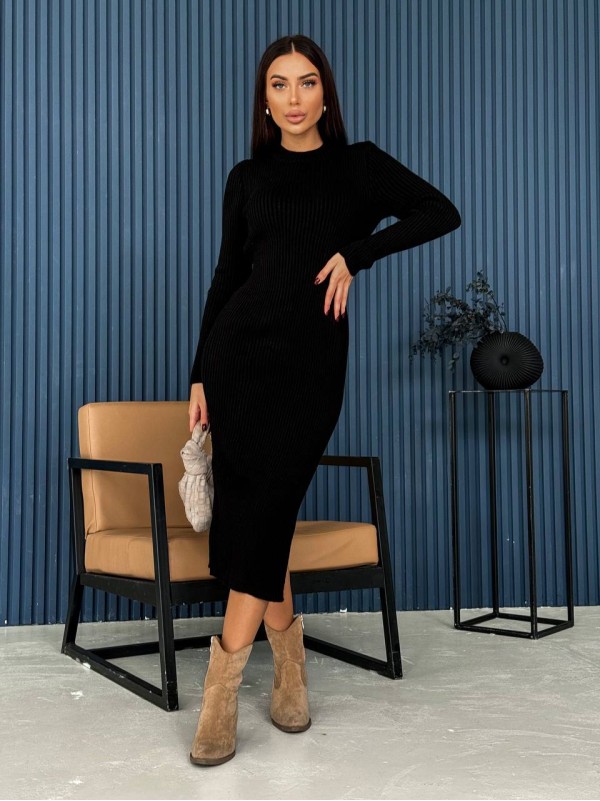 В'язана сукня міді з розрізом чорного кольору 29669