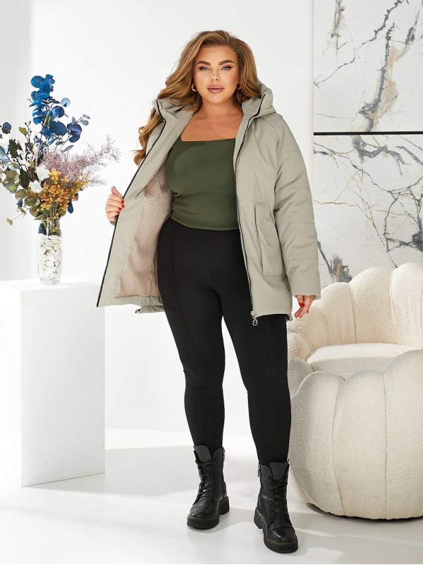 Жіноча зимова куртка з капюшоном бежевого кольору 29756