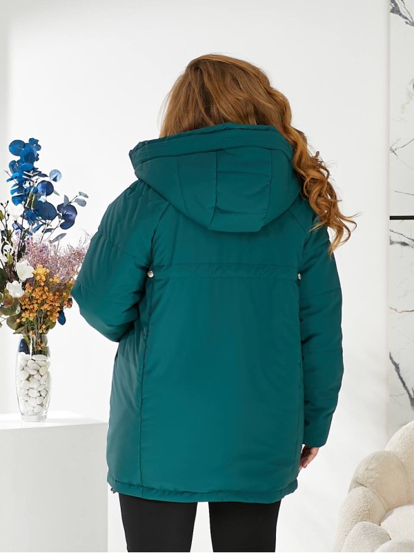 Жіноча зимова куртка з капюшоном смарагдового кольору 29757