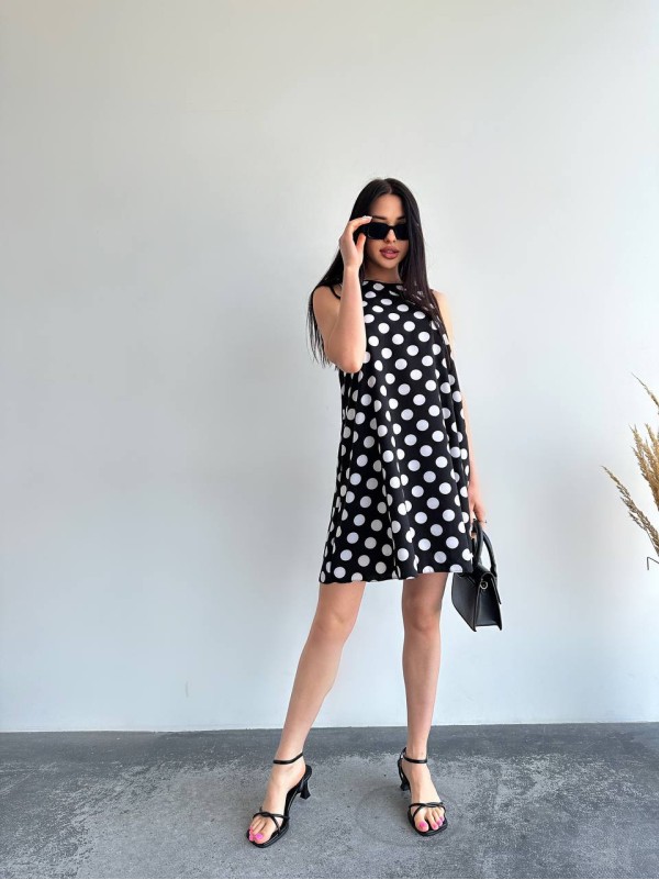 Легка літня сукня в горох чорного кольору 32077